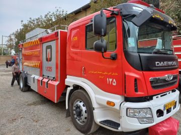 تحویل کامیون دوو ۱۸ تن با کاربری آتش‌نشانی به شهرداری‌ گرمسار