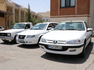 تحویل سه دستگاه خودروی سواری و وانت به شهرداری‌ دامغان