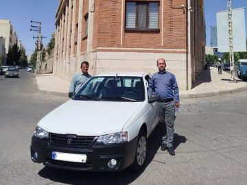 تحویل یک دستگاه وانت آریسان دوگانه‌سوز به شهرداری گرمسار