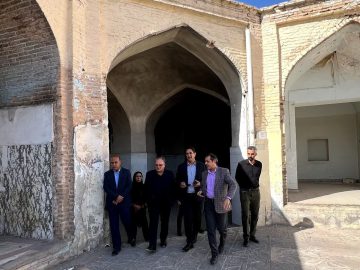 بازدید سرپرست سازمان از کاروانسرای شاه‌عباسی سمنان